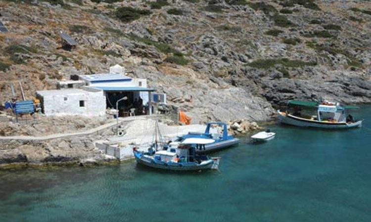 Κίναρος: Το ελληνικό νησί με την μοναδική κάτοικο
