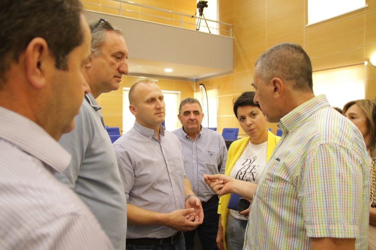 Η αποκατάσταση της αγροτικής οδοποιίας που εξυπηρετεί κτηνοτροφικές εκμεταλλεύσεις στη συνάντηση Κουρέτα με το ΔΣ της Ομοσπονδίας Κτηνοτρόφων Θεσσαλίας
