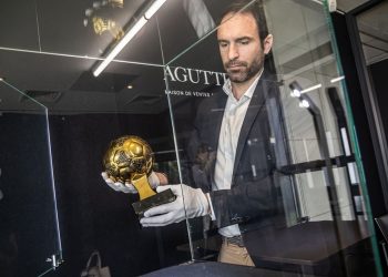 Μαραντόνα: Κατασχέθηκε η «Χρυσή Μπάλα» του 1986 πριν πουληθεί – Έρευνα για το αν είναι κλεμμένη!