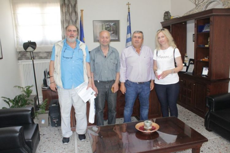 Το νέο Δ. Σ. του Πολιτιστικού Συλλόγου Βροντερού στον Δήμαρχο Πύλης Κωνσταντίνο Μαράβα