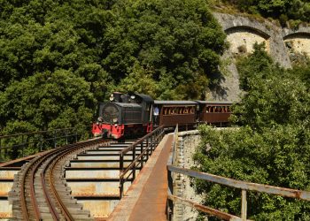 Εκδρομή στη γραμμή του Ντε Κίρικο