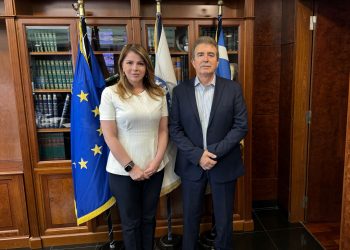 Στο επίκεντρο της συνάντησης Παπακώστα – Χρυσοχοϊδη η ενδοοικογενειακή βία