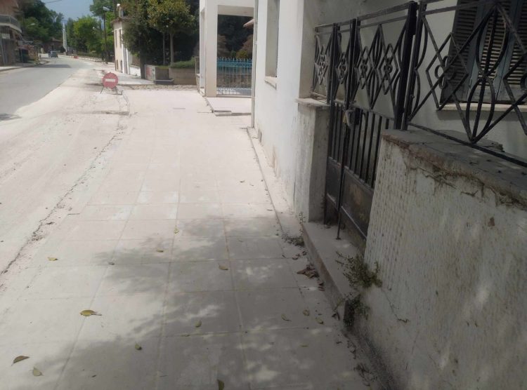Αγανακτισμένοι οι Αγιαμονιώτες λόγω της σκόνης από τα έργα της ΔΕΥΑΤ