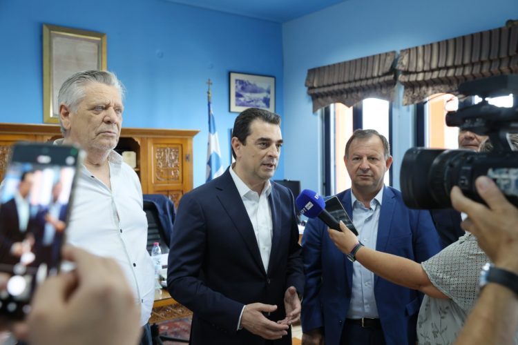 Σε Άρτα και Ηγουμενίτσα ο Κώστας Σκρέκας για τις Ευρωεκλογές – Συνομίλησε με πολίτες, συναντήθηκε με φορείς και επαγγελματίες