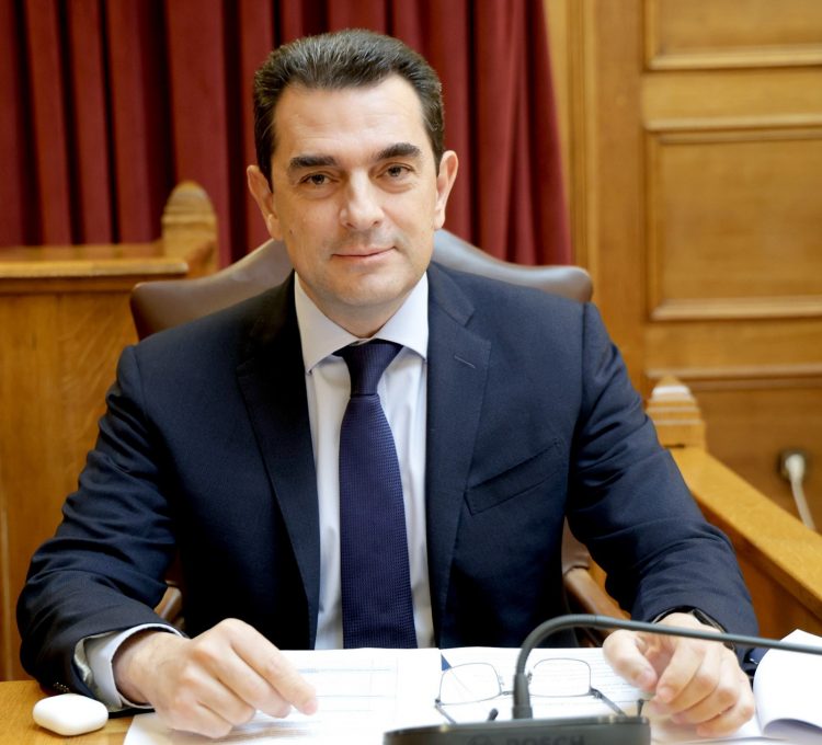 Κώστας Σκρέκας: «Ο πληθωρισμός αποκλιμακώνεται, τα μέτρα αποδίδουν – Η μάχη κατά της ακρίβειας συνεχίζεται»
