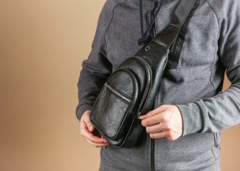 Πόσες θήκες πρέπει να έχει μια λειτουργική ανδρική τσάντα;