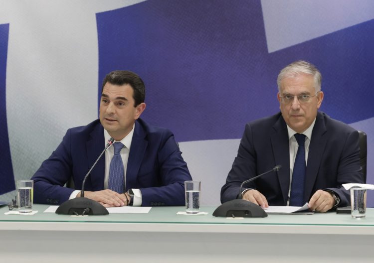 Κ. Σκρέκας: Δώσαμε πολλές και σκληρές μάχες | Πραγματοποιήθηκε η τελετή παράδοσης – παραλαβής στο Υπουργείο Ανάπτυξης
