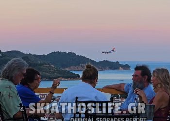 ΑΠΟΚΛΕΙΣΤΙΚΟ: Ονειρικο δείπνο για Κερτ Ράσελ και Γκόλντι Χόουν στην Σκιάθο