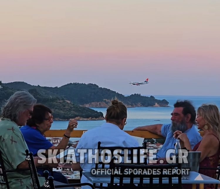 ΑΠΟΚΛΕΙΣΤΙΚΟ: Ονειρικο δείπνο για Κερτ Ράσελ και Γκόλντι Χόουν στην Σκιάθο