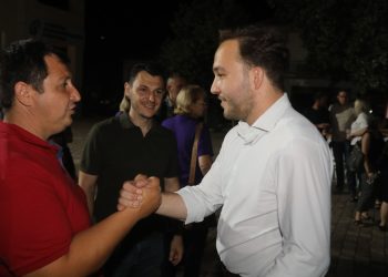 Συγκλονιστική η συμμετοχή των πολιτών στην κεντρική πολιτική ομιλία του υποψήφιου Ευρωβουλευτή Φώτη Καψάλη στην Κεντρική Πλατεία Οιχαλίας