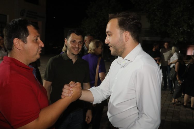 Συγκλονιστική η συμμετοχή των πολιτών στην κεντρική πολιτική ομιλία του υποψήφιου Ευρωβουλευτή Φώτη Καψάλη στην Κεντρική Πλατεία Οιχαλίας
