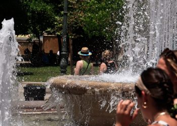 Καιρός: Επί 18 ημέρες η θερμοκρασία δεν έπεσε κάτω από 27 βαθμούς κελσίου – Η πρόγνωση της εβδομάδας