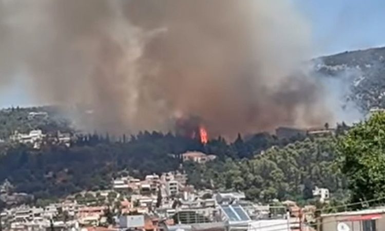 Πάτρα: Μεγάλη φωτιά στο Γηροκομειό – Δόθηκε εντολή για εκκένωση, ήχησε το 112