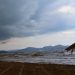 Καιρός – «Σκαμπανεβάσματα» με ζέστη και βροχές μέχρι του Σωτήρος