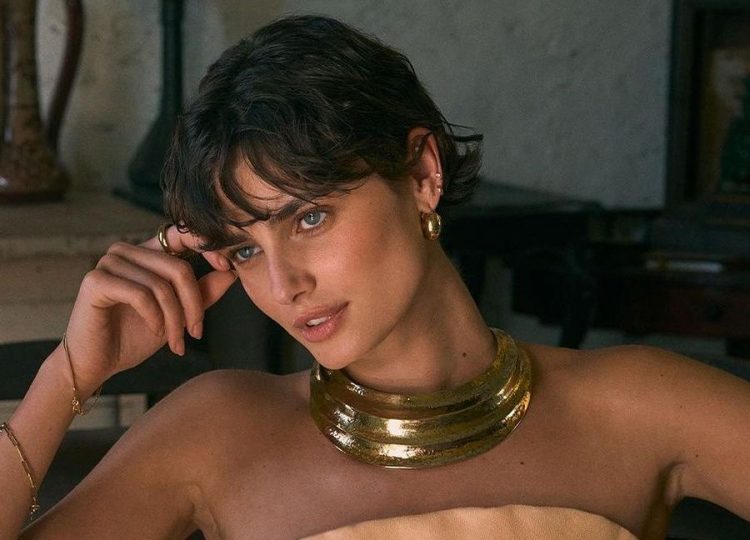 Κοντά μαλλιά: 4 stylish χτενίσματα που θα ανανεώσουν το κλασικό bob cut σου