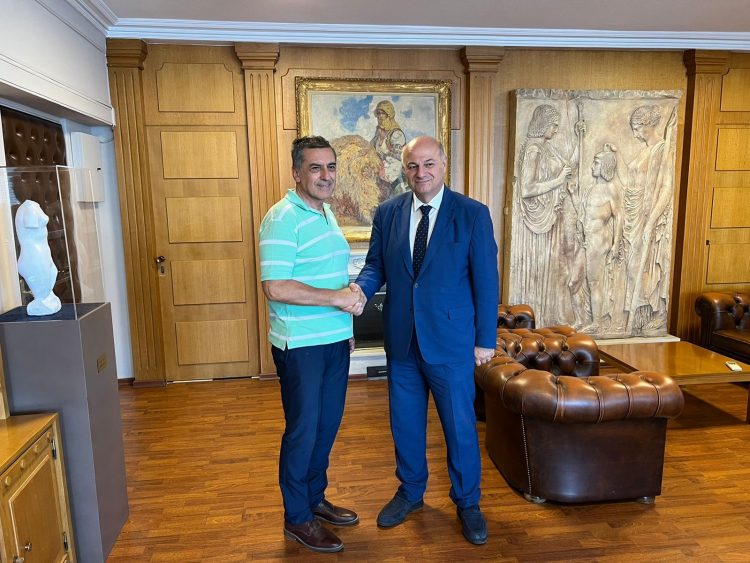 Συνάντηση Δ. Κουρέτα με την ηγεσία του ΥΠΑΑΤ