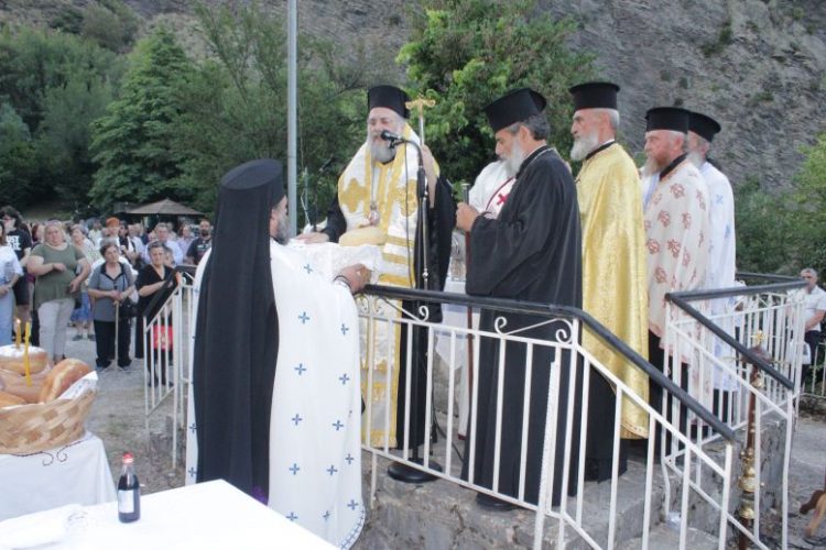 Τιμήθηκε η Αγία Κυριακή στο ιστορικό μοναστήρι της Νεράιδας