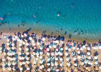 Παράλια Λάρισας: Κόστος ξαπλώστρας και καφέ
