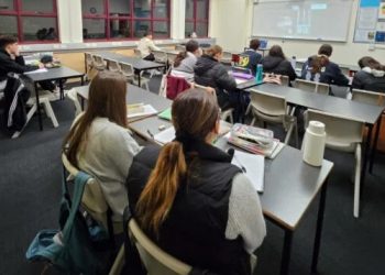 Διαδικτυακή ξενάγηση του Μουσείου Τσιτσάνη σε ελληνικό σχολείο της Μελβούρνης