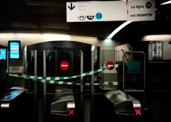 Συναγερμός στο Παρίσι: Παρέλυσε το Μετρό από επίθεση χάκερς