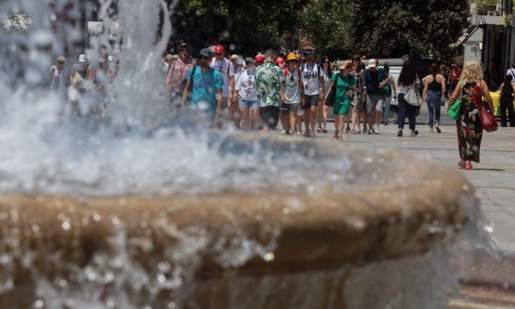 Καιρός: Ο καύσωνας επιστρέφει… αγριεμένος – Ποια πόλη θα «βράσει» στους 42 τις επόμενες ημέρες