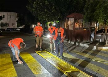 Διαγραμμίσεις διαβάσεων στο κέντρο της Καλαμπάκας από τον Δήμο Μετεώρων