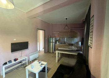 ΤΡΙΚΑΛΑ προς ενοικίαση επιπλωμένο διαμέρισμα 1ου ορόφου 52τμ