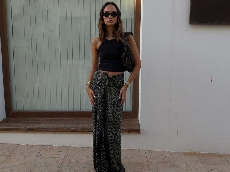 Sarong skirts are back! Γιατί το πιο απλό και stylish item παραλίας θα είναι πάντα το παρεό μας