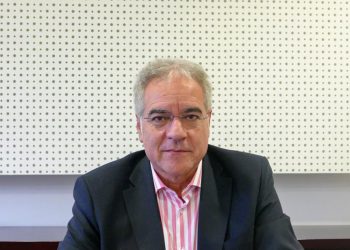 Παραμένει στη θέση του ο Φώτης Σερέτης
