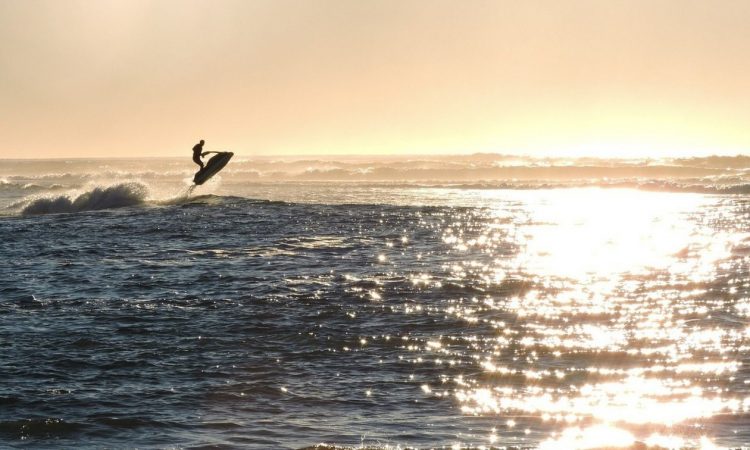 Water sports: Οι 10 εντολές για την ασφάλειά σας – «Σεβαστείτε τη θάλασσα και γνωρίστε τα όρια σας»