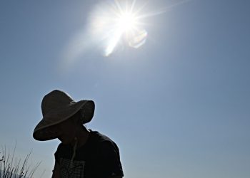 Θερμοπληξία: Ποια είναι τα συμπτώματα – Τι πρέπει να προσέξετε