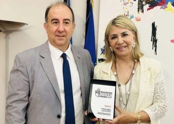 Συνάντηση εργασίας της Υφυπουργού Παιδείας κας Ζέττας Μακρή με τον Διευθυντή της Δ.Ε. Τρικάλων κ. Αλέξανδρο Καπανιάρη