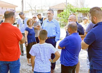 Πόρτες και κουφώματα σε πλημμυροπαθείς του Σωτηρίου διένειμε η Περιφέρεια Θεσσαλίας αξιοποιώντας δωρεά της εταιρείας «Αλέξανδρος Δανέλης & ΣΙΑ Ε.Β.Ε.Ε.»