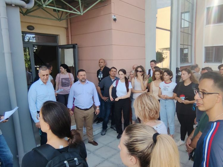 Ήρθαν στη Θεσσαλία και έπιασαν δουλειά οι κτηνίατροι για την πανώλη των μηρυκαστικών | Ξεκίνησε η μεγαλύτερη επιχείρηση που έγινε ποτέ
