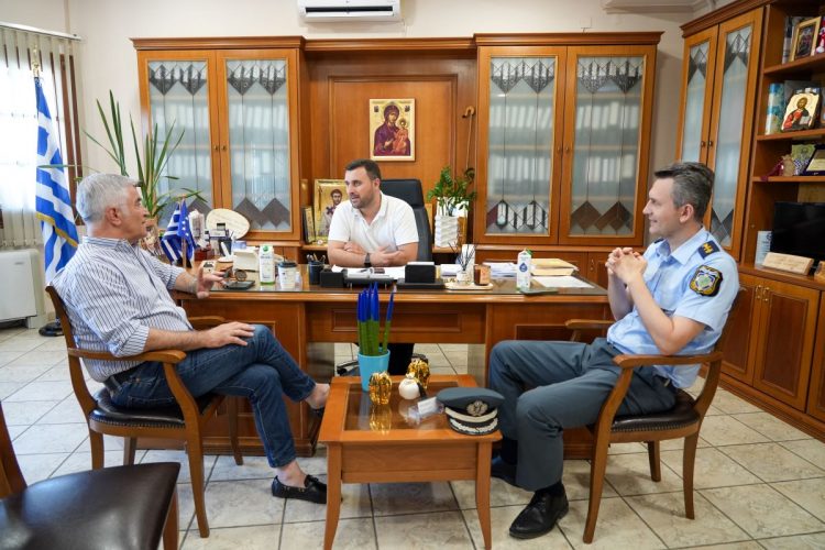 Παραδόθηκε από τον ΣΠΑΥ στον Δήμο Μετεώρων ένα όχημα 4χ4 Πολιτικής Προστασίας