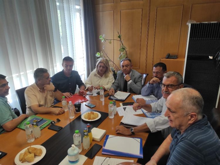 Ευρεία σύσκεψη πολιτικών και τοπικών παραγόντων στην ΠΕΤ για την ασθένεια της πανώλης στα ζώα