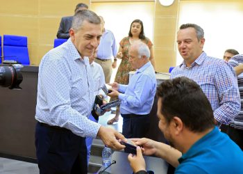 Απονομή τιμητικών πλακετών στους κτηνιάτρους για την προσφορά τους στη μάχη κατά της πανώλης των μηρυκαστικών