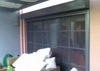 Πώς να καθαρίσετε τις βρόμικες σίτες στα παράθυρα και τις μπαλκονόπορτες