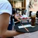Δεκαπενταύγουστος: Πώς πληρώνονται την αργία οι εργαζόμενοι