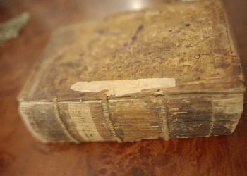 «Καινή Διαθήκη» του 1565 βρέθηκε σε αποθήκη στην Ελασσόνα (φωτό)