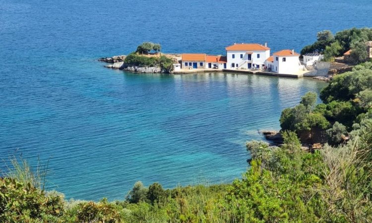 Παλαιό Τρίκερι: Ένα ελληνικό «διαμάντι» για μια αξέχαστη εβδομάδα διακοπών με… 300 ευρώ