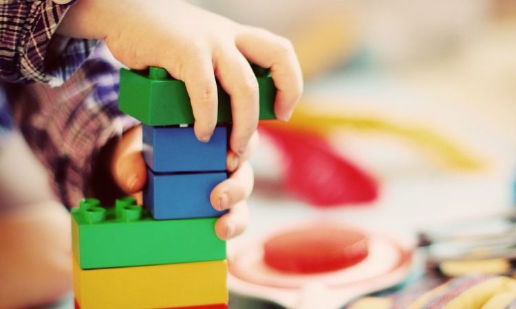 Καλοκαιρινές δραστηριότητες με τα παιδιά σας όταν έξω βρέχει