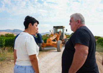 Εργασίες βελτίωσης  και συντήρησης  του αγροτικού οδικού  δικτύου  στο Δαμάσι