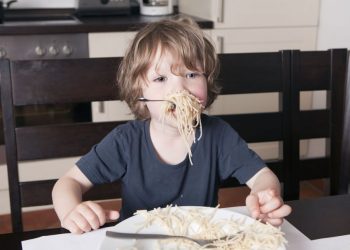 Γιατί δεν πρέπει να ανησυχείτε αν το παιδί σας λατρεύει τα σκέτα μακαρόνια