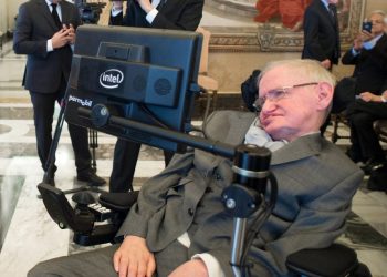 Τρομάζουν οι προειδοποιήσεις του Stephen Hawking για την τεχνητή νοημοσύνη