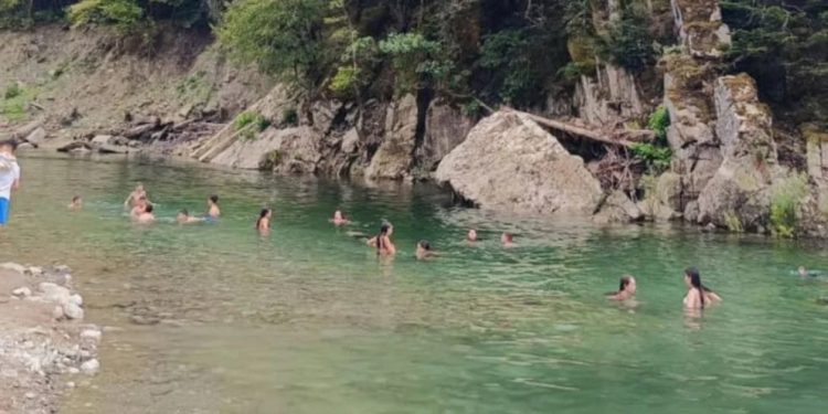 Πλαζ «Αλέκος»: Η παραλία του δήμου Μετεώρων σε υψόμετρο 1.000 μέτρων -Έχει ακόμα και γήπεδο beach volley