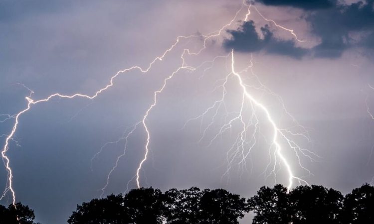 Πως να εκτιμήσετε που βρίσκετε μια καταιγίδα – Οι οδηγίες της Πολιτικής Προστασίας