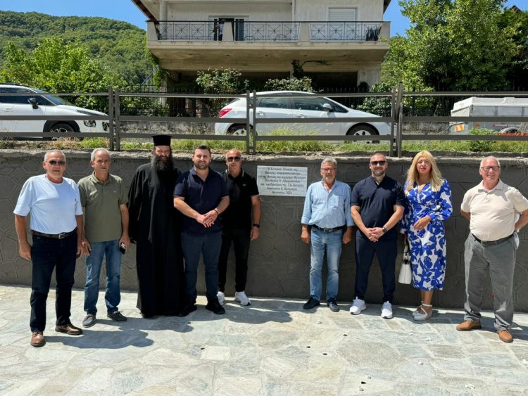 Εγκαινιάστηκε από τον Δήμαρχο Μετεώρων Λ. Αβραμόπουλο η ανακατασκευασμένη Κεντρική Πλατεία της Παναγίας