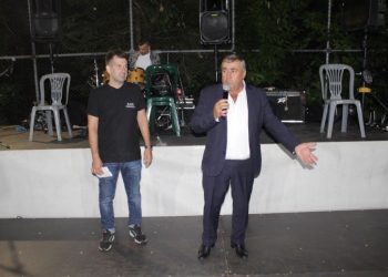 Ο χορός του Εκπολιτιστικού και Μορφωτικού Συλλόγου Ροπωτού    
