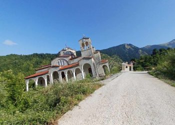 Τρίκαλα: Η εκκλησία της Παναγίας που έχει μεγαλύτερη κλίση από τον Πύργο της Πίζας | Το απίστευτο συναίσθημα